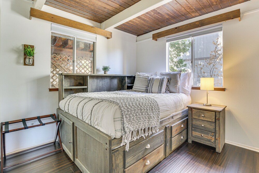 Family-friendly Lake Arrowhead Cabin w/ Game Room!