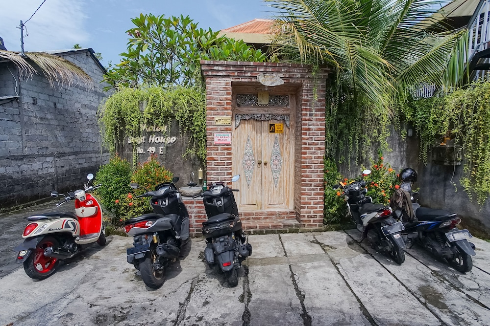 D'Meten Guest House Canggu view 3