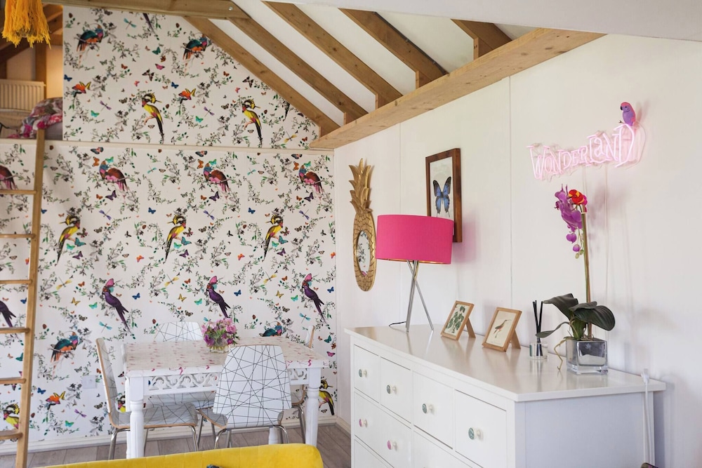 Lakeside Sussex Retreat