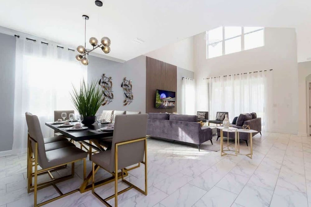 Luxe 5BR Villa Pool Game Room Minutes to Disney