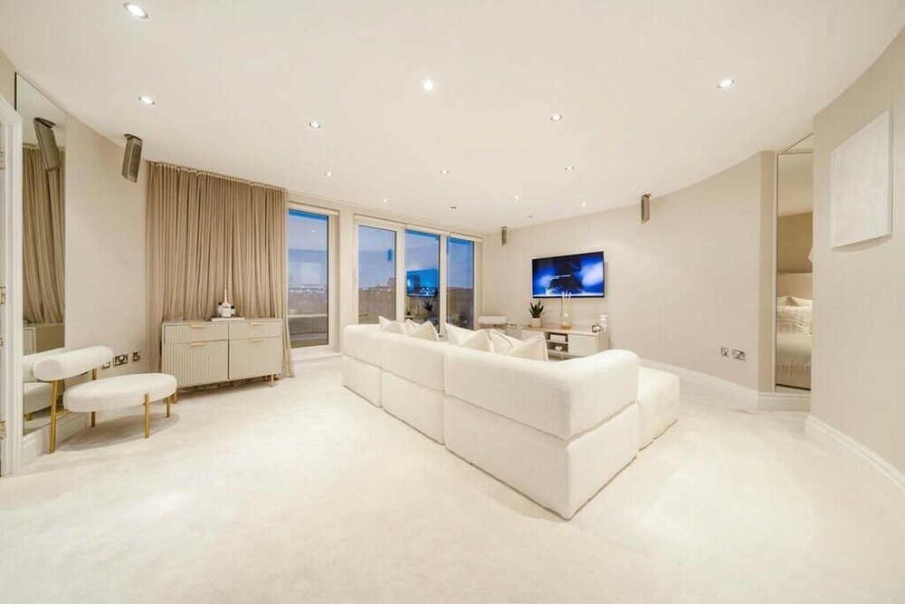 Riverside Retreat in Central London