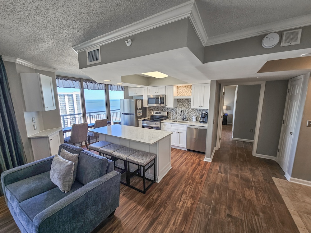 1707 Brighton, impressively remodeled, 3 bedroom ocean view 3 Condo