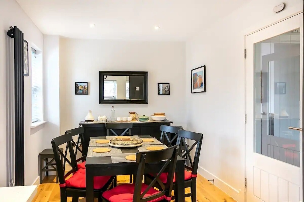 Cosy 3 Bedroom Home  Bicester Village