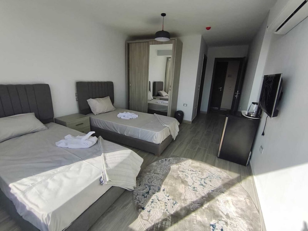 Legend Pyramids Inn