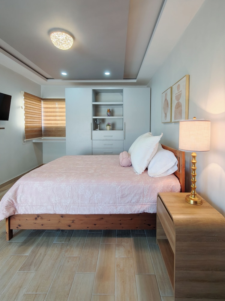 San Carlos Apartment
