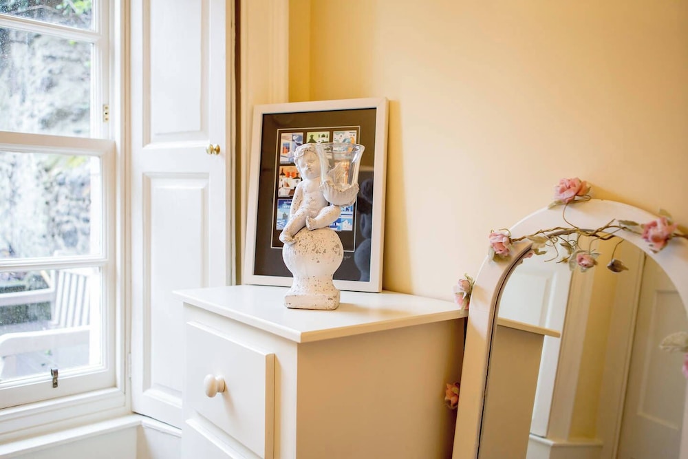 Beautiful apartment, private garden, Calton Hill view 5