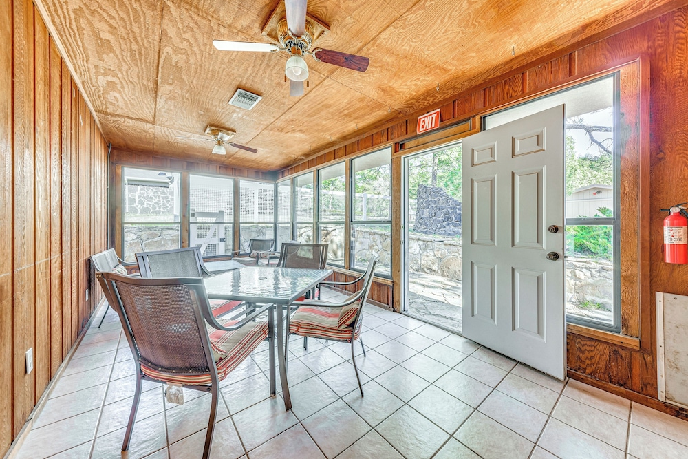 Spacious Ruidoso Home w/ Patio & Mountain Views!