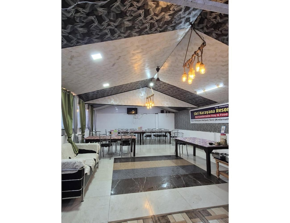 Shri Narayan Resort