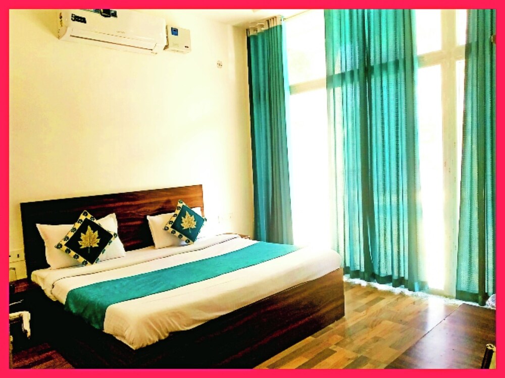 Hotel The NV Grand Palace Vrindavan