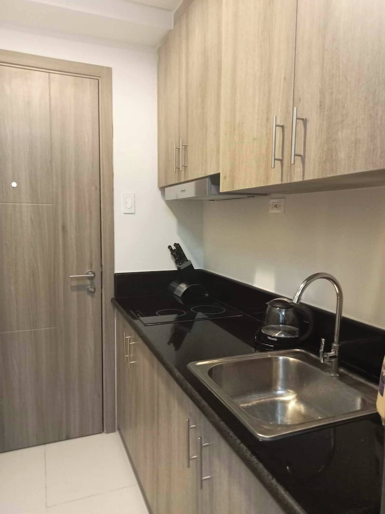 Luxurious Bayview 2BR Near MOA Picc CCP Free Wifi