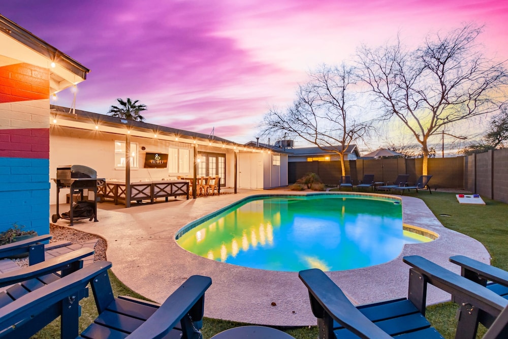 Desert Diamond Oasis Private Pool Bar Games