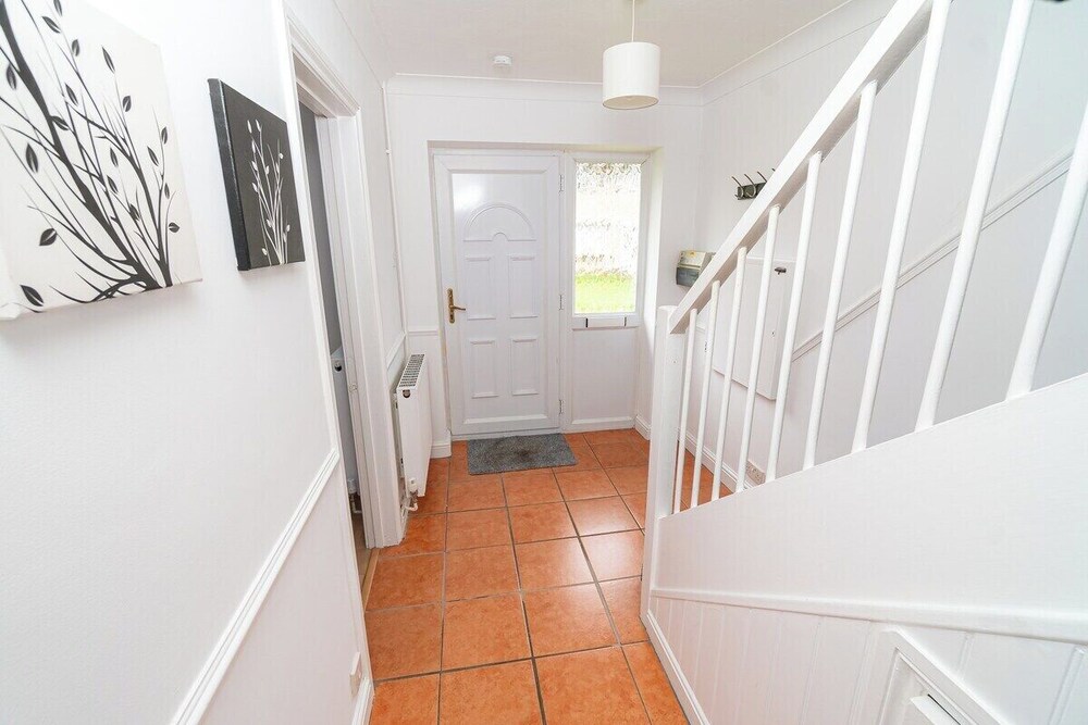 Comfortable 3-bed, 2-bath Basingstoke Stay