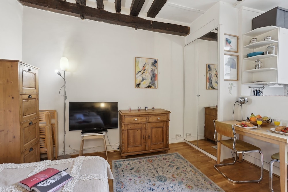 Chic 1BR by Châtelet & Louvre