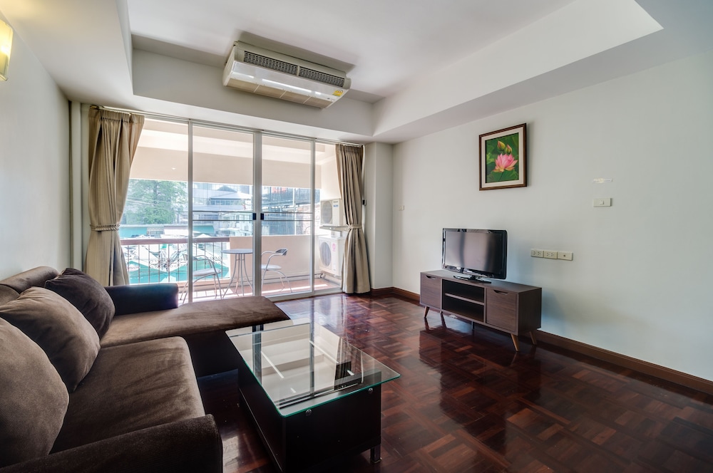 Le Vanvarothai Saladaeng Residence