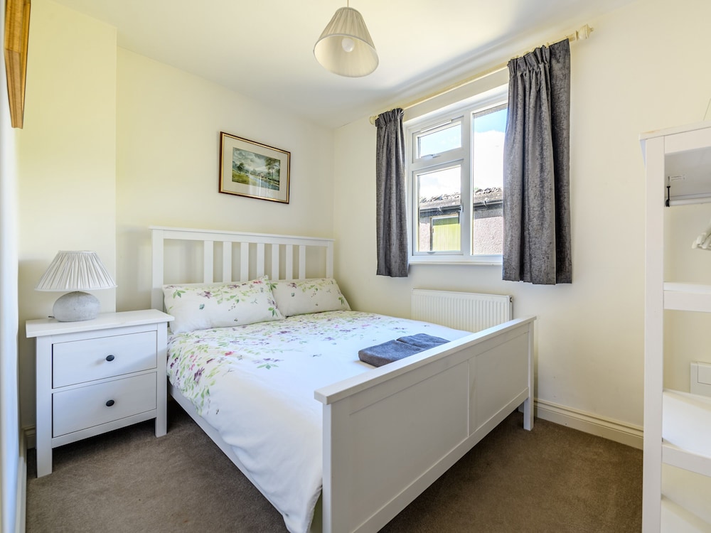 2 Orchard Leigh view 5