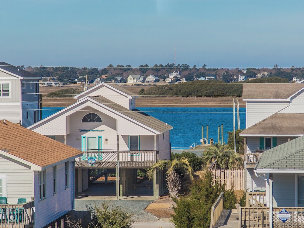 Sunshine Daydreams by Topsail Realty