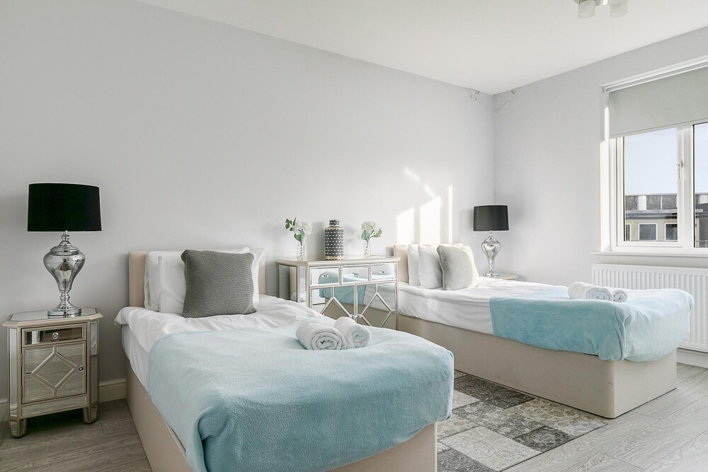 Penthouse Brand new on Cromwell Road