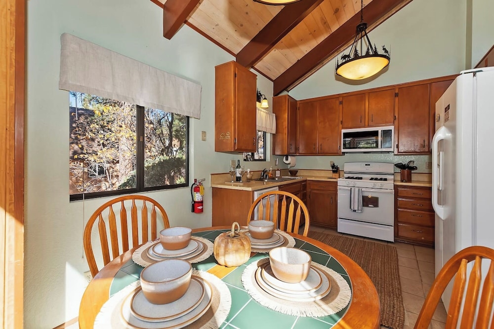 Everwood Serenity Treehouse