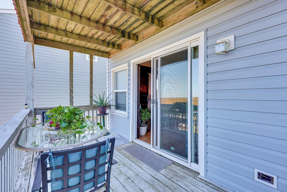 Walk to Beach: Duplex in North Topsail Beach!