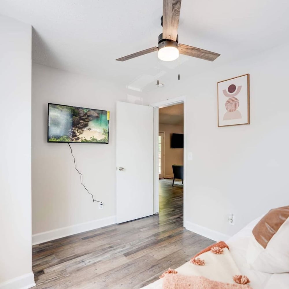 Cozy Oasis of Downtown Clarksville
