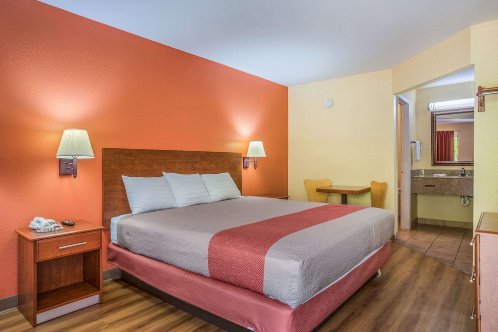 Rodeway Inn & Suites view 2