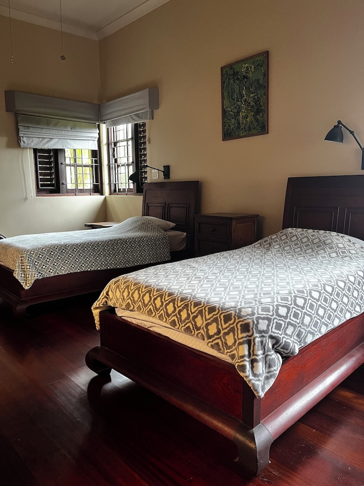 Breezin Villa in Deans