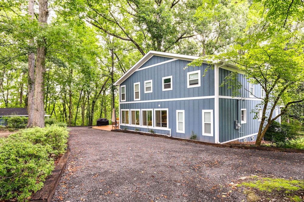 Blythewood Modern Cottage Retreat: Deck & Grill!