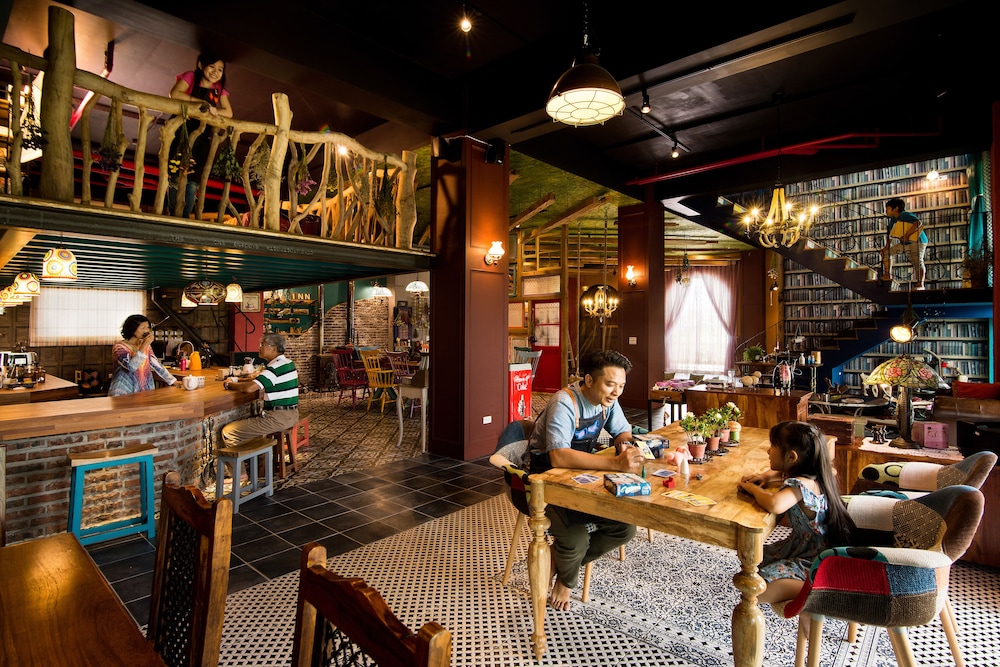 Fly Inn Yilan