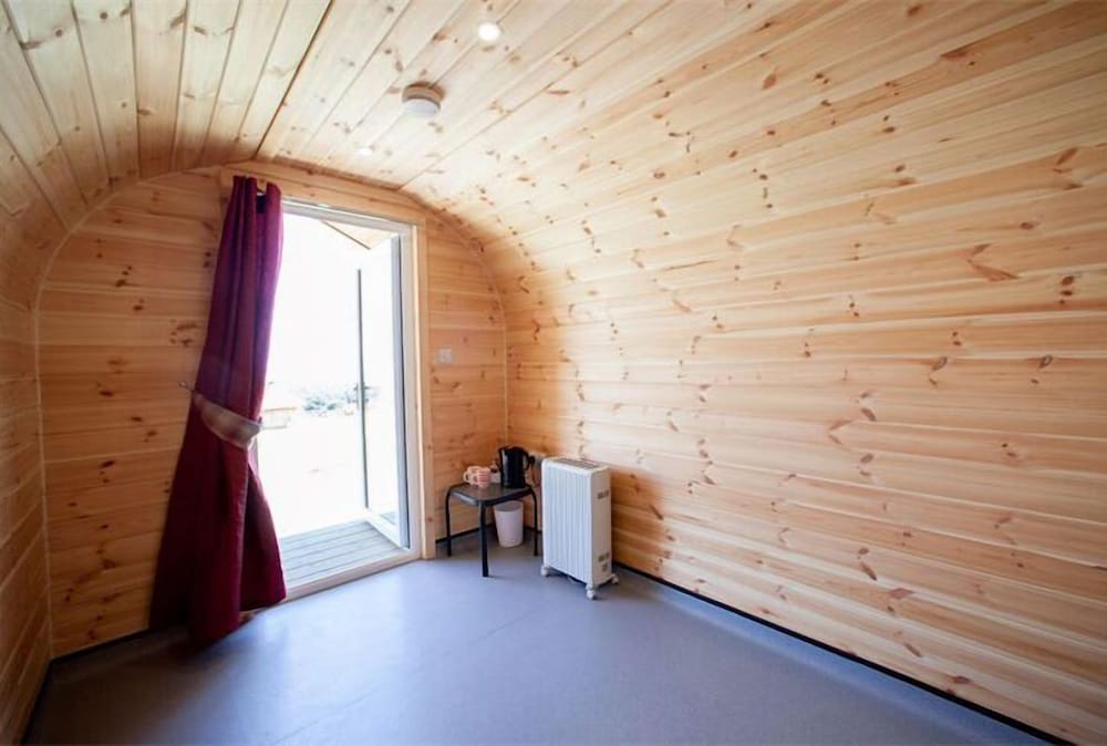 Ernest's Retreat Glamping Site view 4