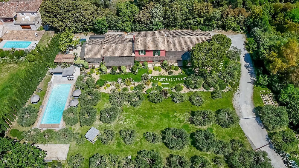 Le Mas Ela a Your Family Haven With Private Pool