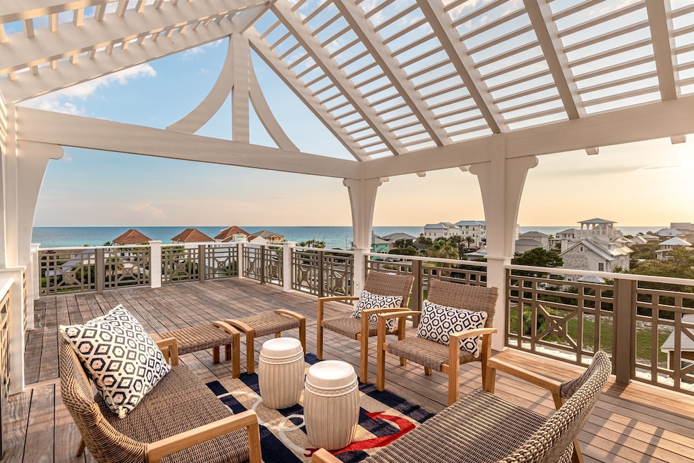 Rooftop Deck Gulf View Pool Firepit Walk to Beach Rosemary Beach
