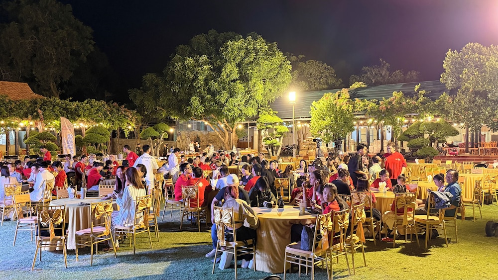 Bau Trang U&ME Glamping Resort