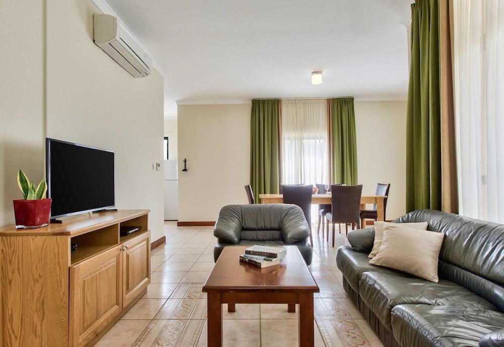 Villa Hibiscus 3 Bedroom Villa With Private Pool