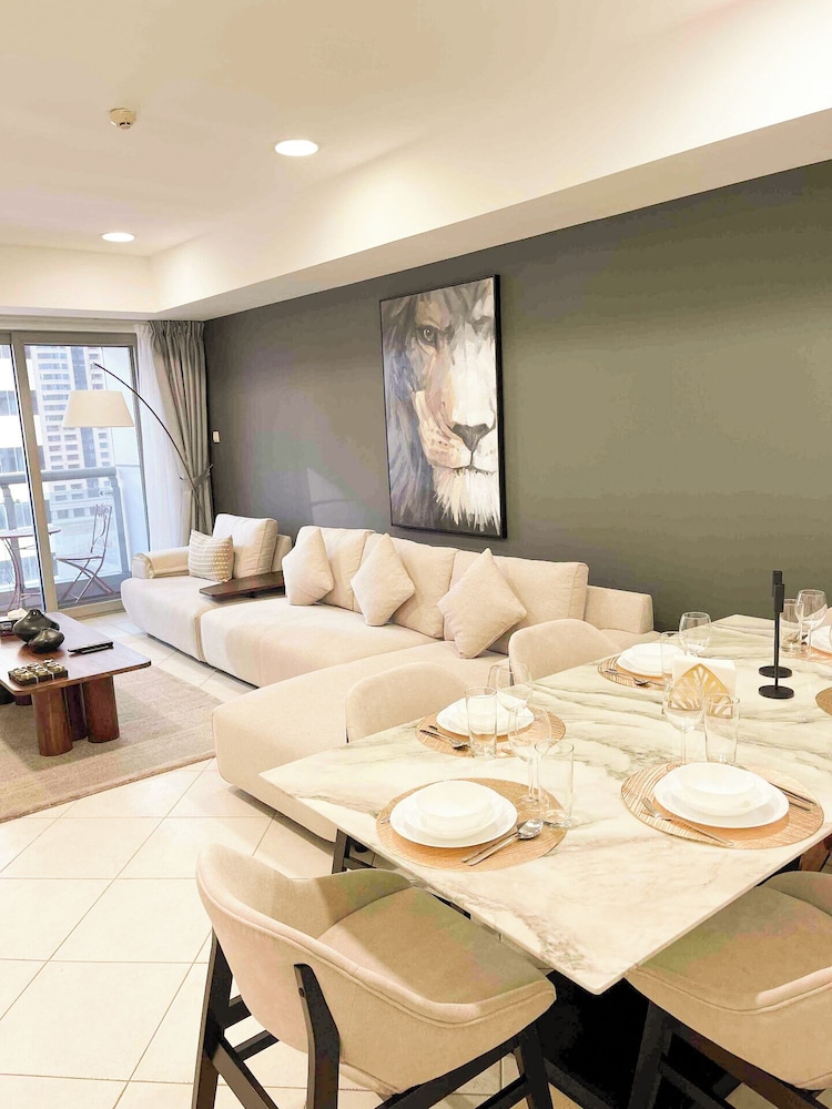 2BR Luxury Apartment Sea View