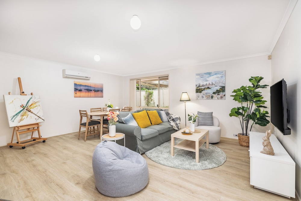 StayAU Cozy 3BR Suburban Ingleburn