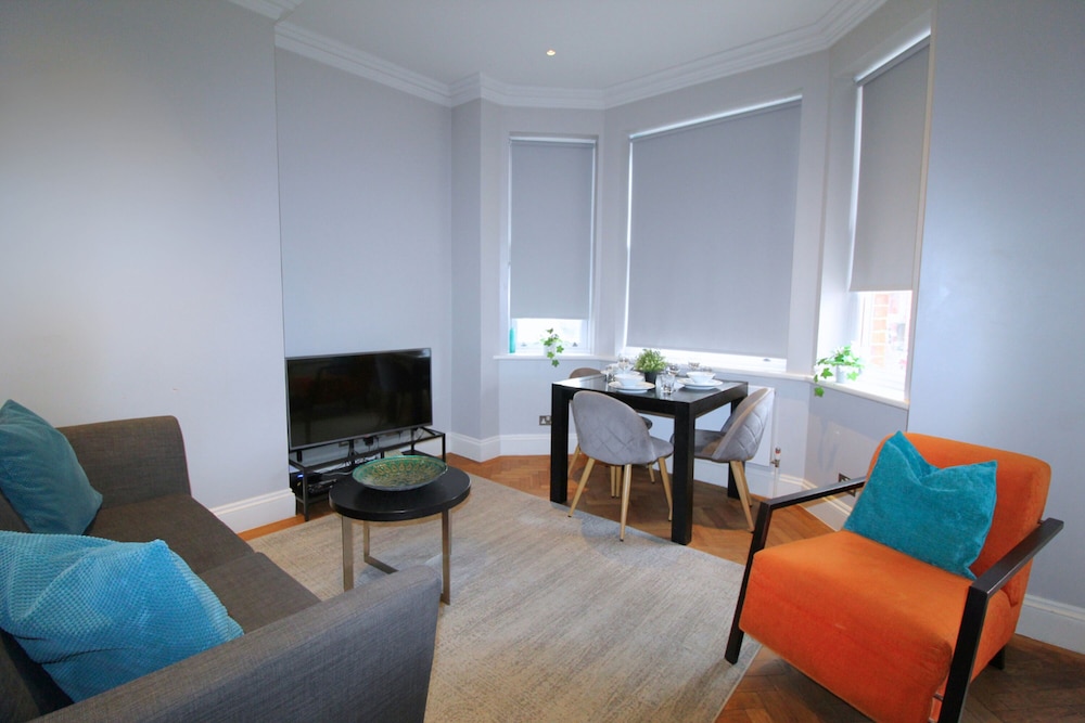 Barons Court Apartments by Viridian Apartments