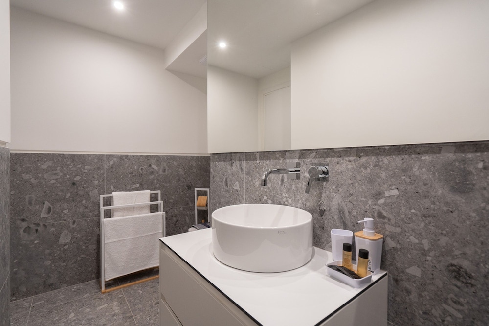 LIV Athinum 1 - Luxury Apartment 4B