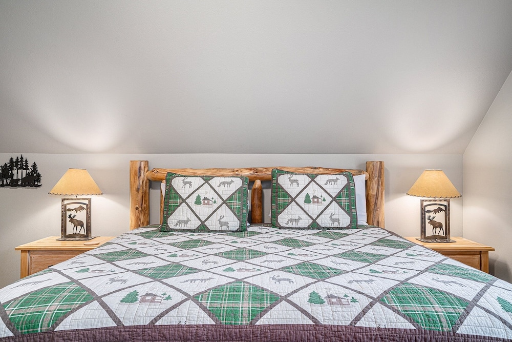 Cozy Solitude Cabins - Estes Park CO