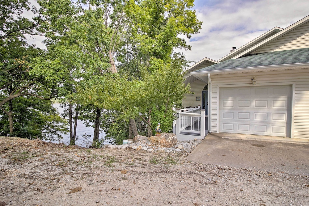 Swim, Boat & Fish: Townhome on Lake of the Ozarks view 5