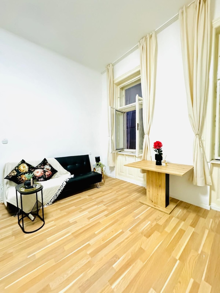 Stylish Contemporary Stay Stadthalle