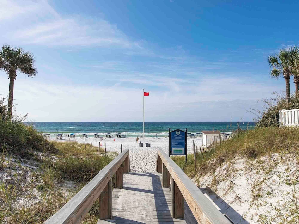 Sunny Beach by Southern Vacation Rentals