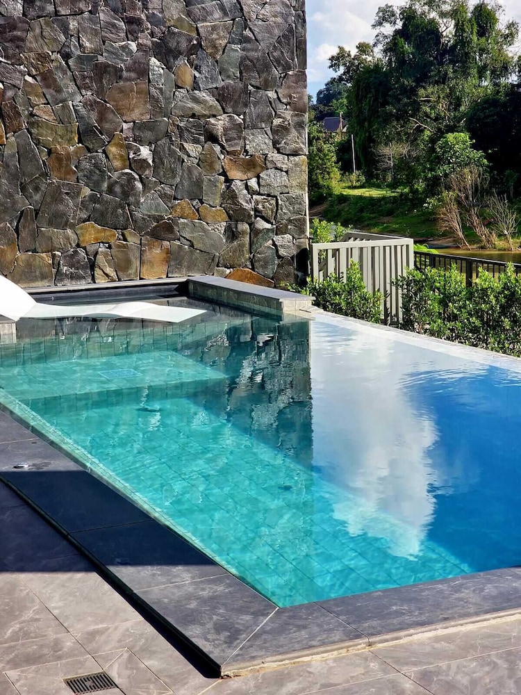 Song View Pool Villa