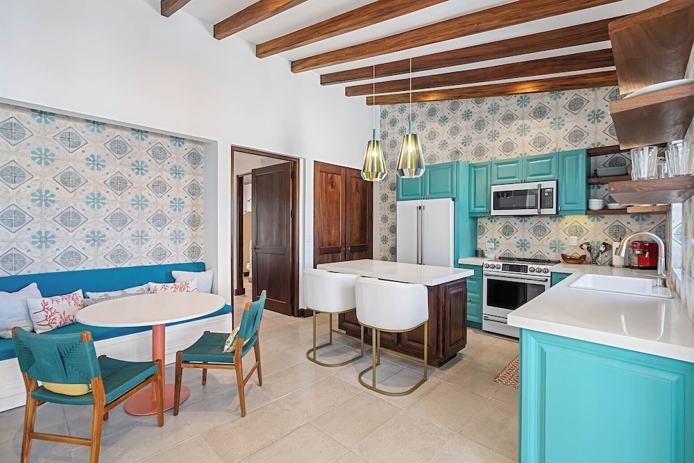 Trendy Condo with Modern Decor, Stunning Ocean Views, and Exclusive Beach Club Access