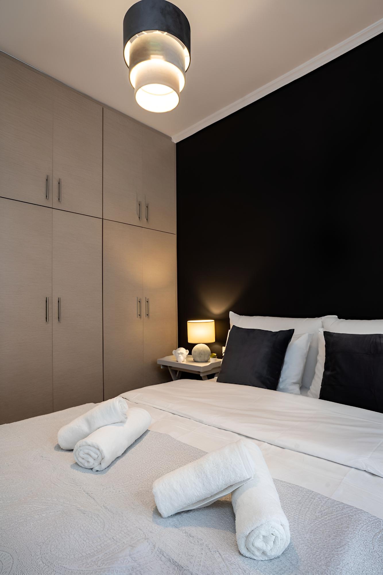 Black Pearl apt in Koukaki
