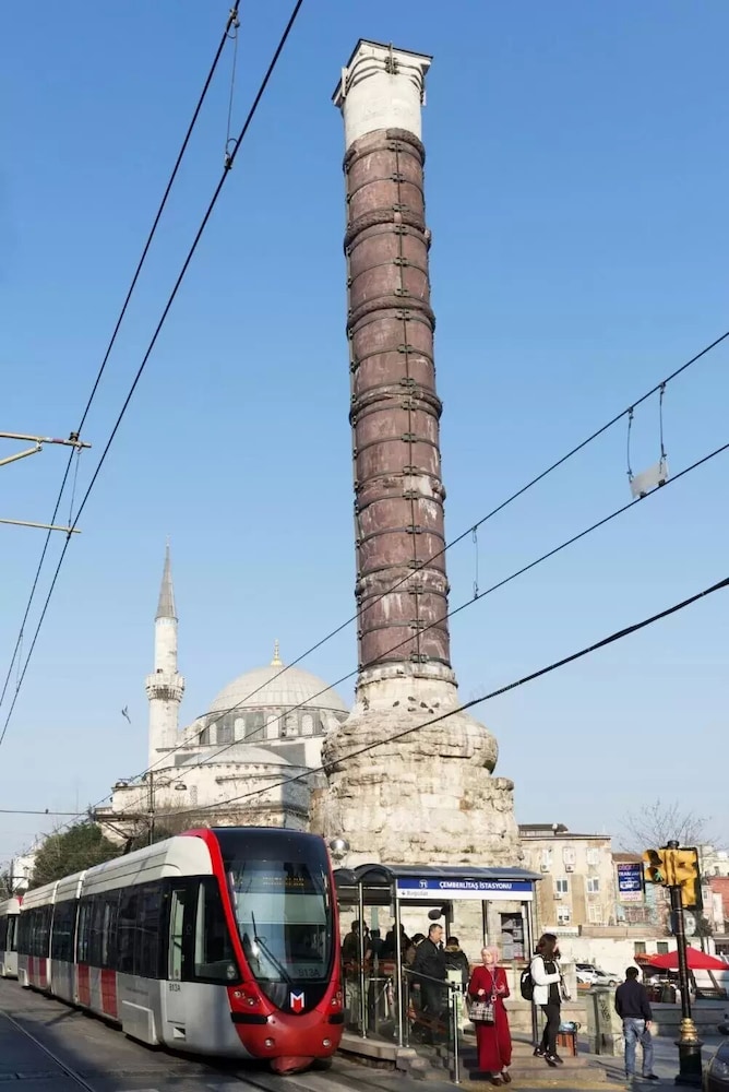 Megaron Hotel - Image 8