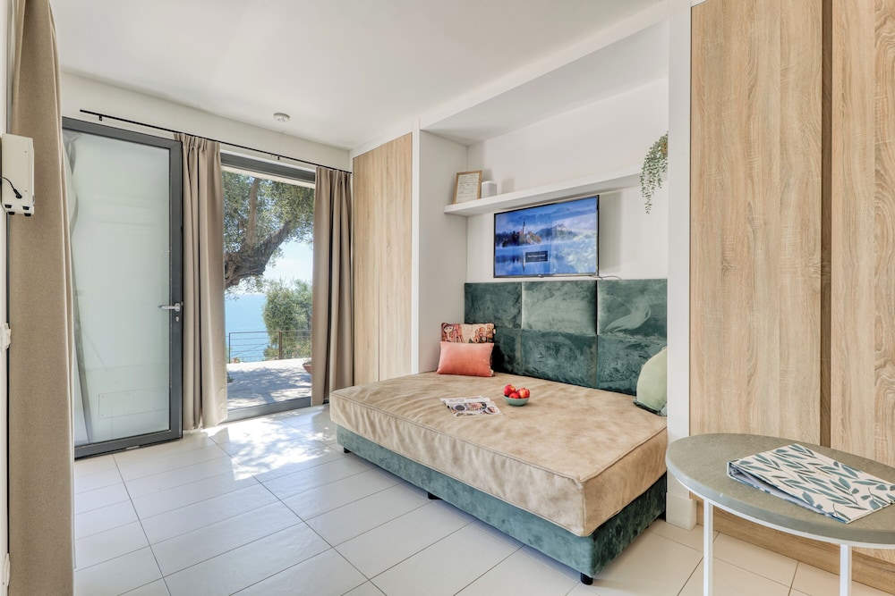 Holiday Resort Balzi Rossi