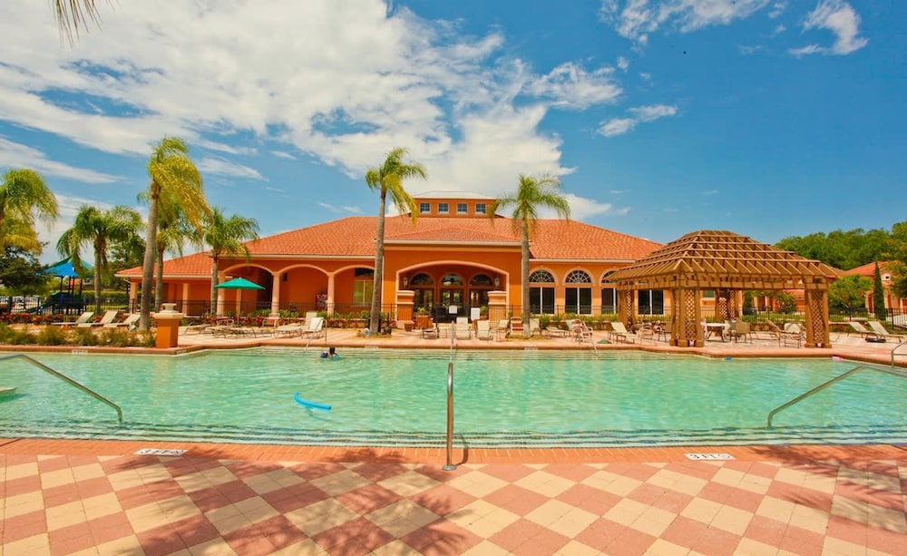 Themed Bedrooms and Large Pool