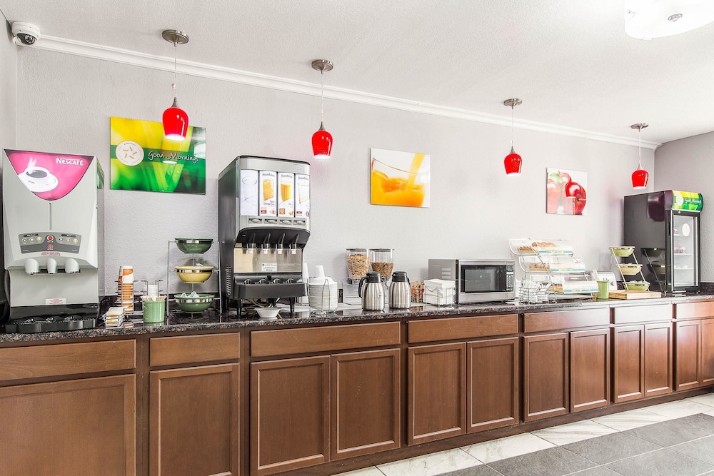 Quality Inn - Property Image 8