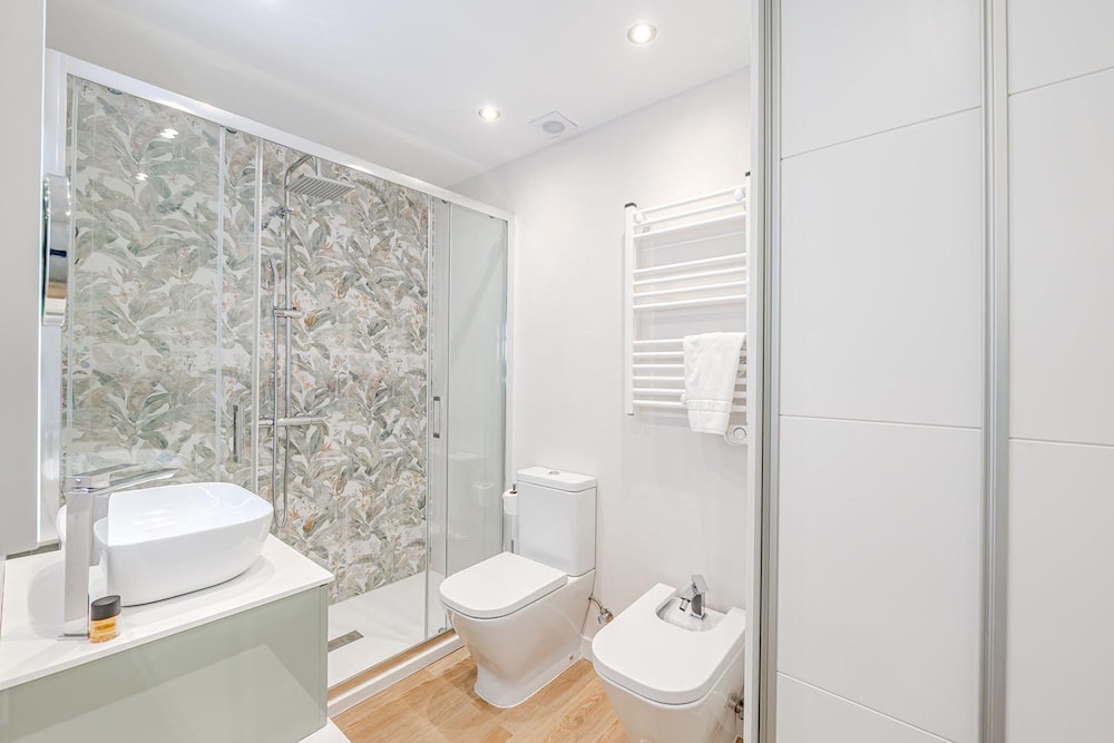 Colon 904 in Madrid With 1 Bedrooms and 1 Bathrooms