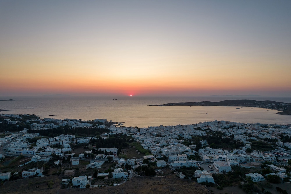 Aigaiou Avra Apartments